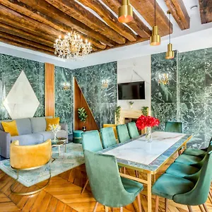 luxury-3-bedrooms-3-bathrooms-apartment-in-le-marais.fr-paris.fr/